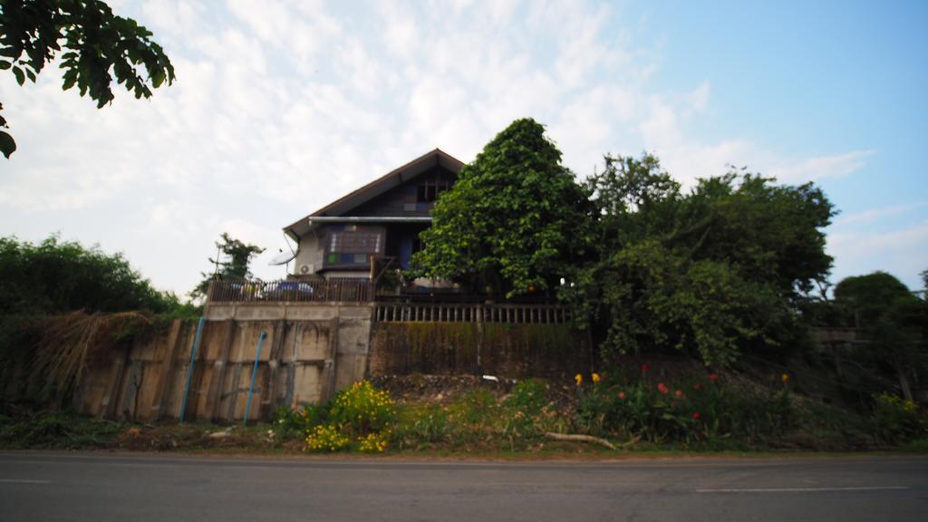 Pround Nan Cottage Exterior foto